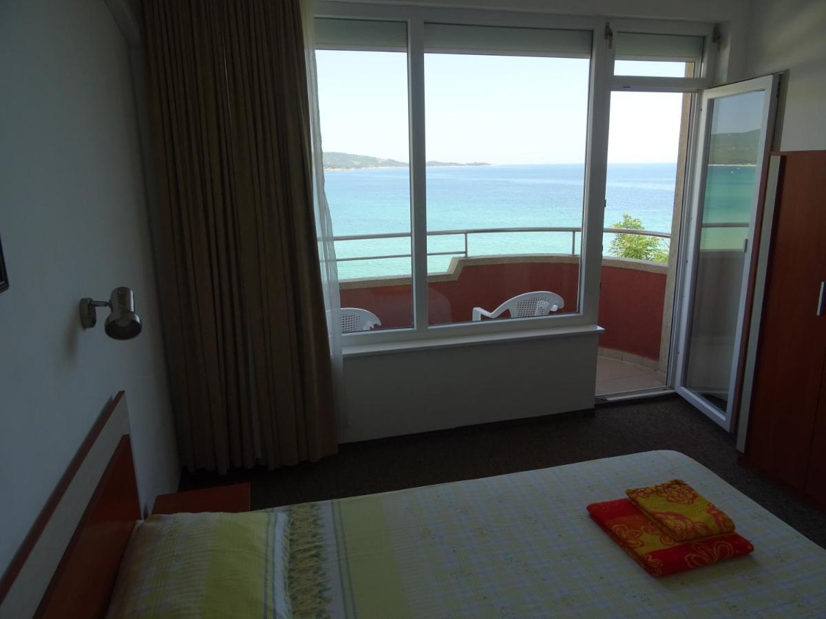 Dobrevi Guest House Πριμόρσκο Εξωτερικό φωτογραφία